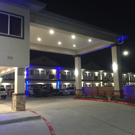 Americas Inn & Suites Iah North Humble Exterior photo