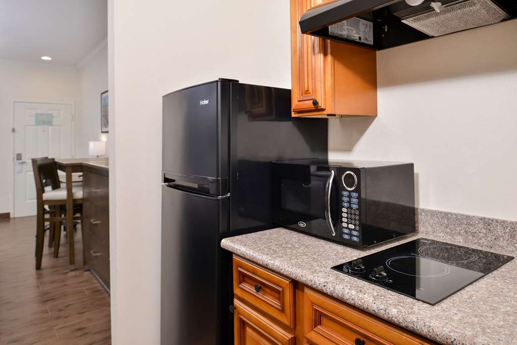 Americas Inn & Suites Iah North Humble Room photo