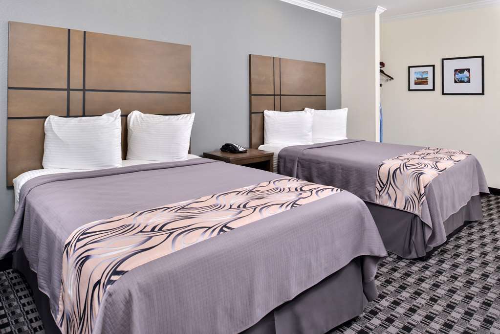 Americas Inn & Suites Iah North Humble Room photo