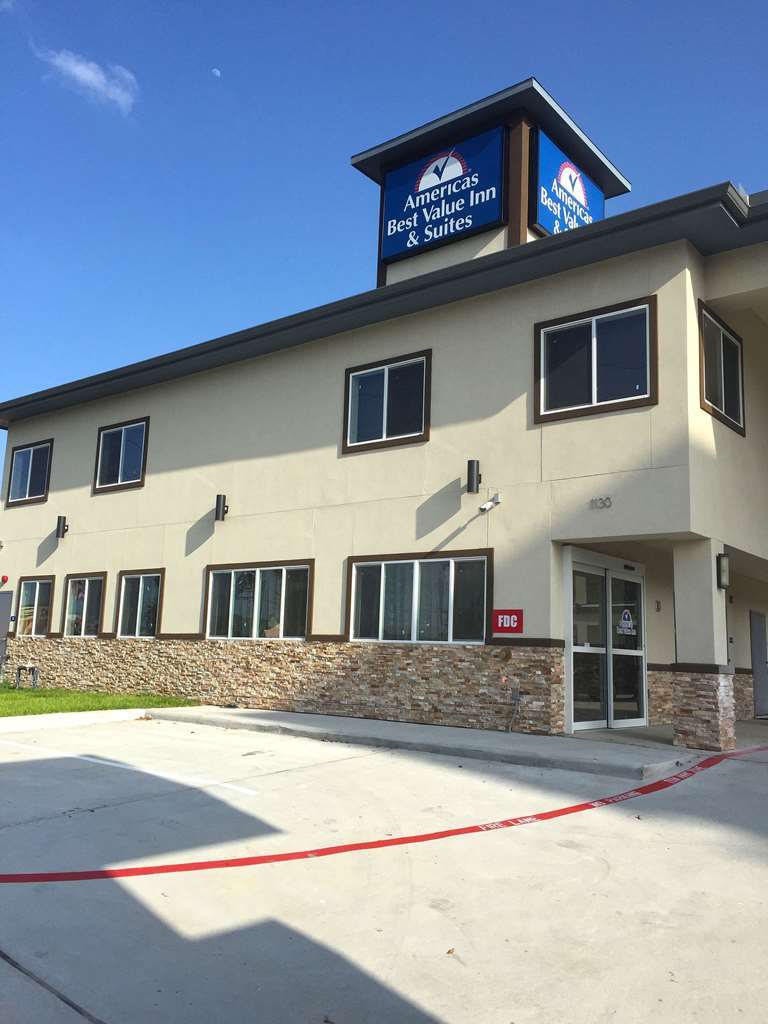 Americas Inn & Suites Iah North Humble Exterior photo